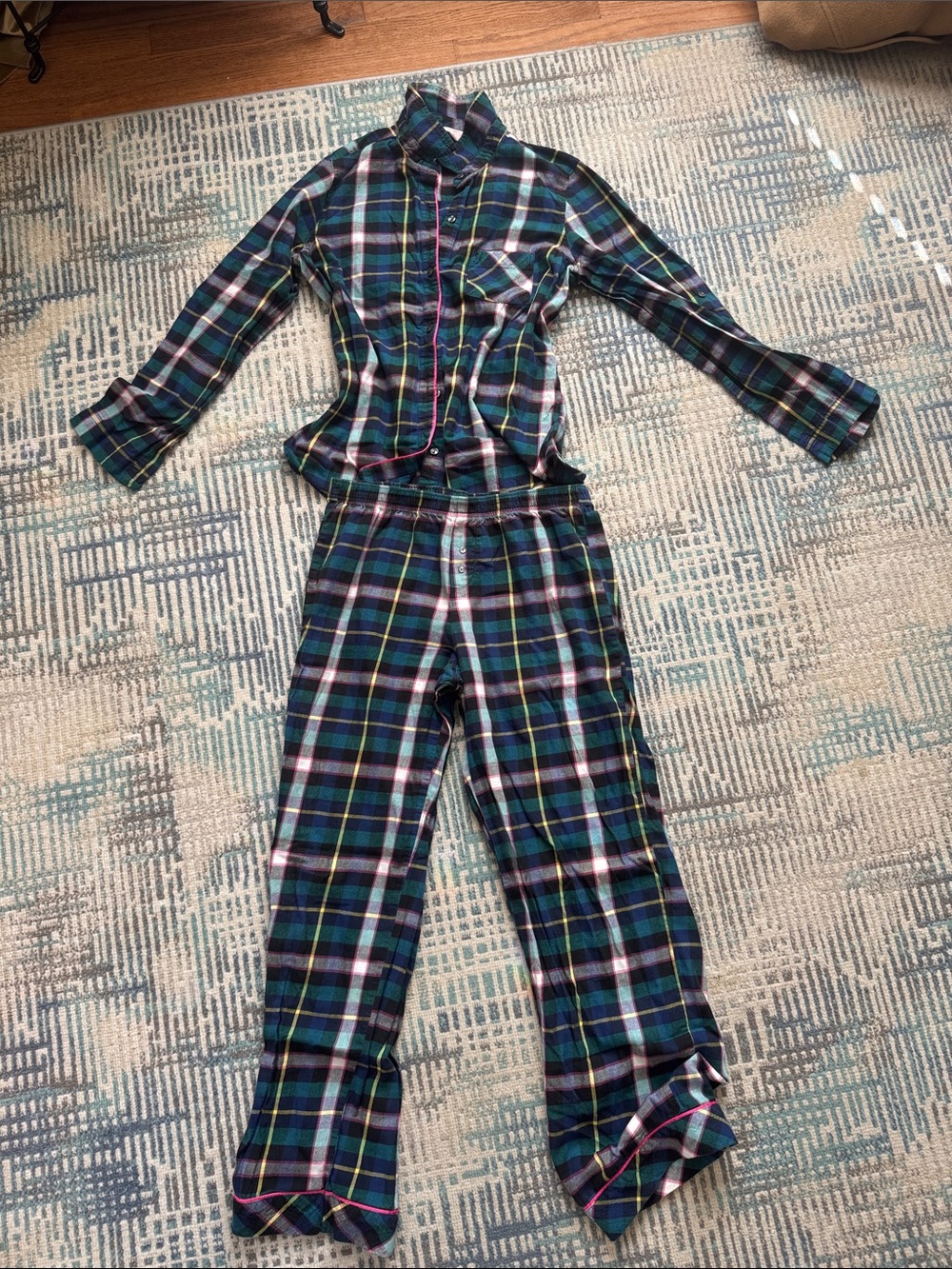 Victoria's Secret Green Plaid Long-Sleeve Pajama Set